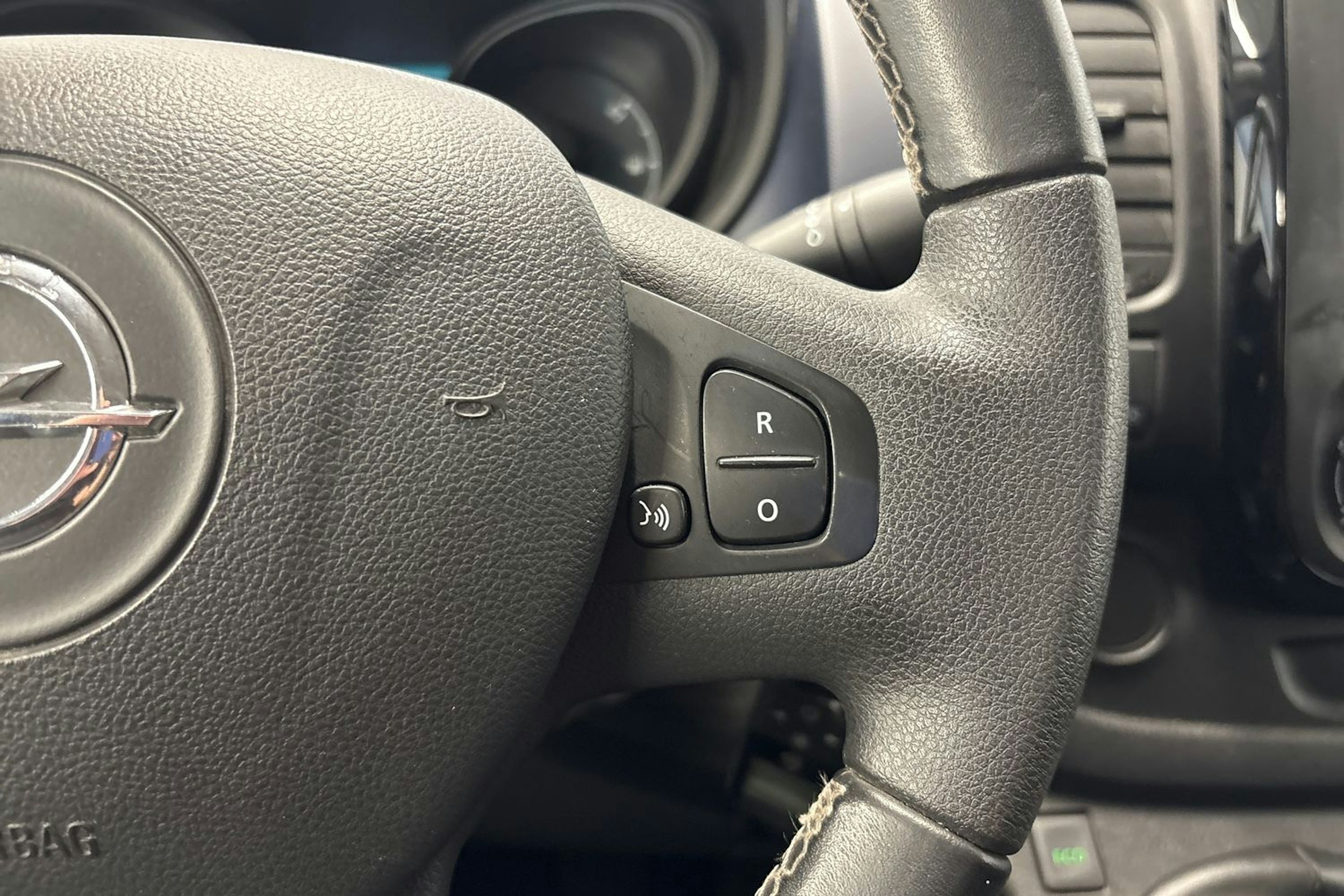 valkoinen Opel Vivaro 2018 kuva 13.