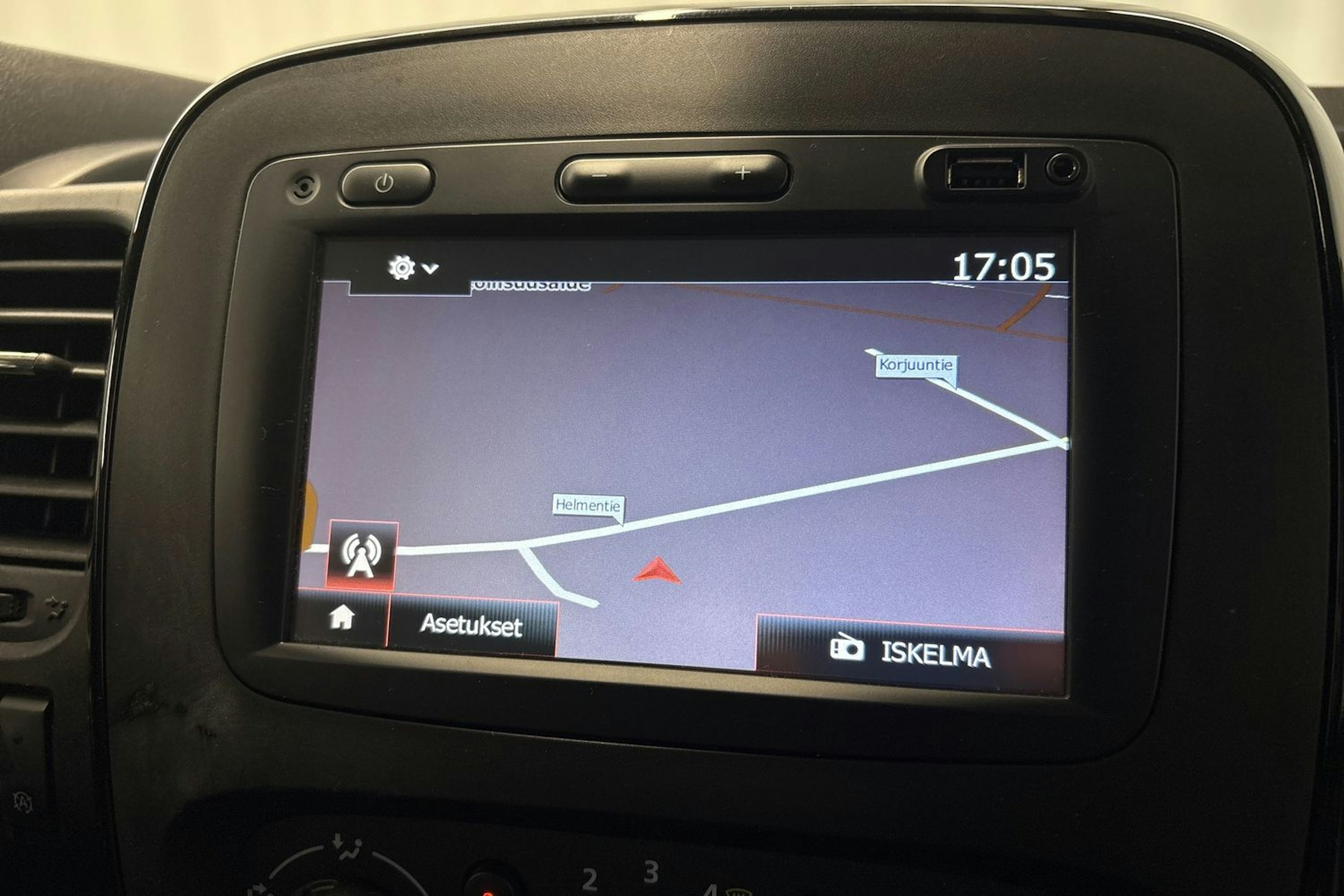 valkoinen Opel Vivaro 2018 kuva 20.