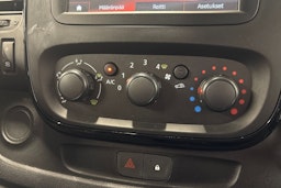 valkoinen Opel Vivaro 2018 kuva 23.