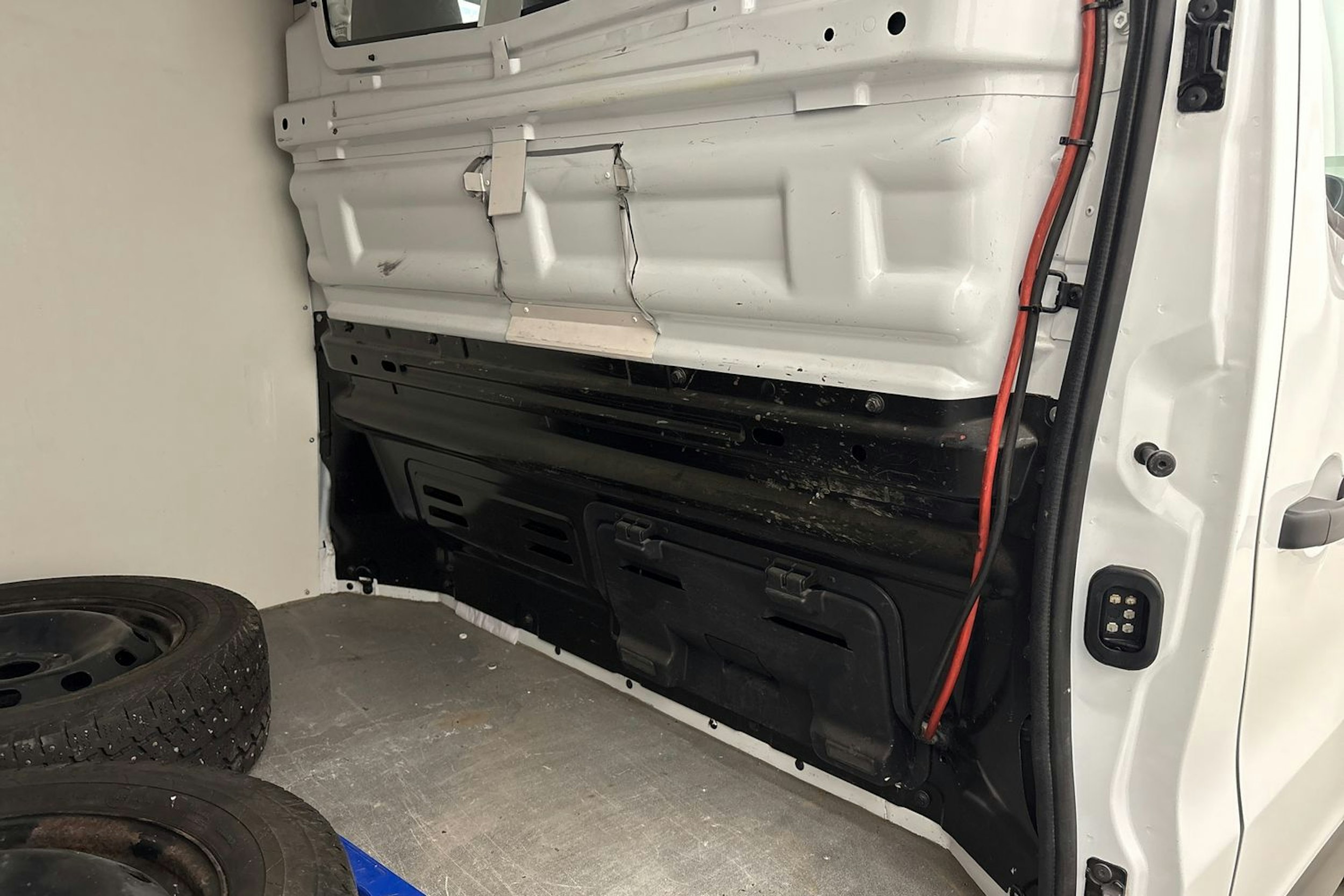 valkoinen Opel Vivaro 2018 kuva 25.