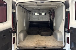 valkoinen Opel Vivaro 2018 kuva 26.