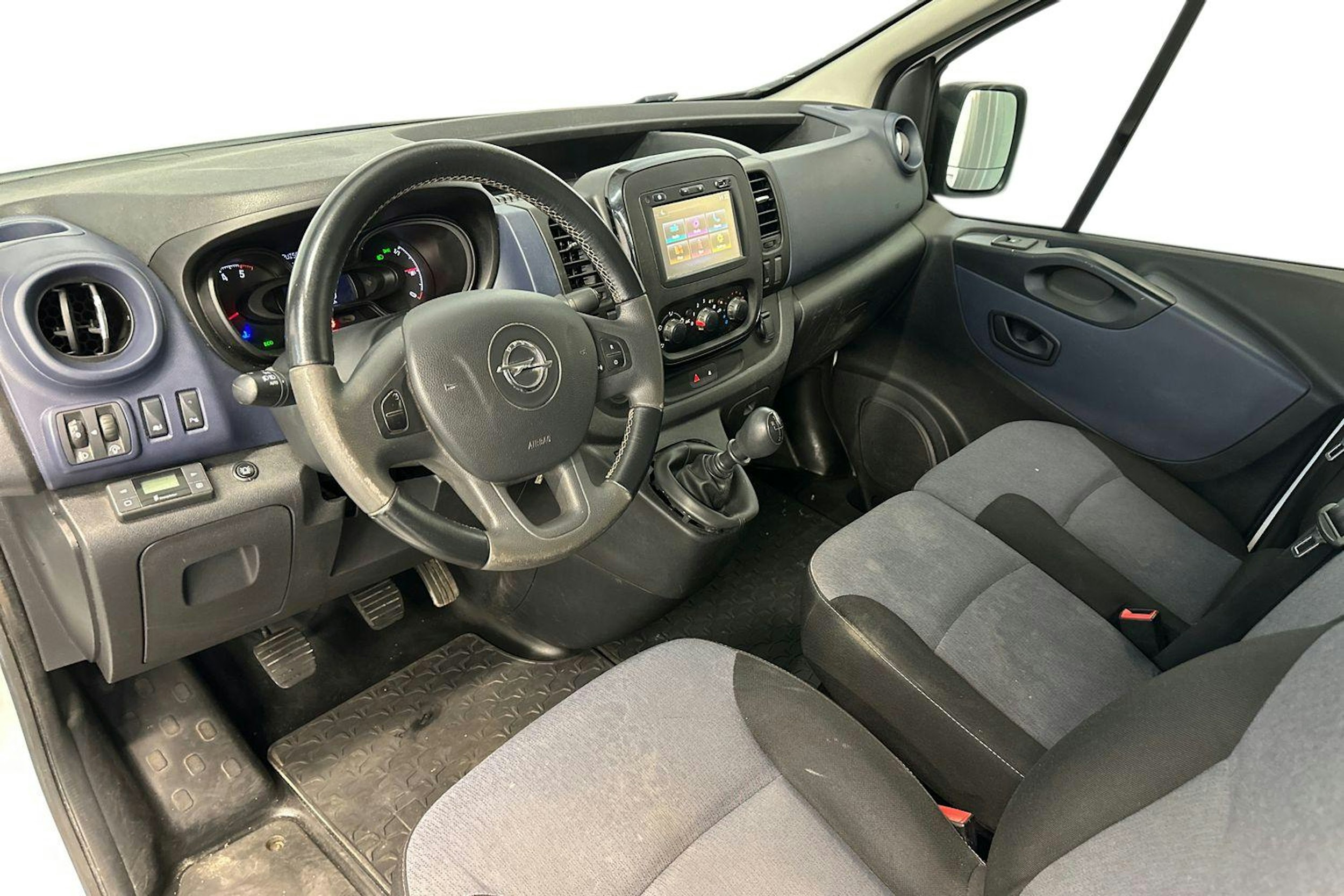 valkoinen Opel Vivaro 2018 kuva 7.