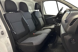 valkoinen Opel Vivaro 2018 kuva 10.