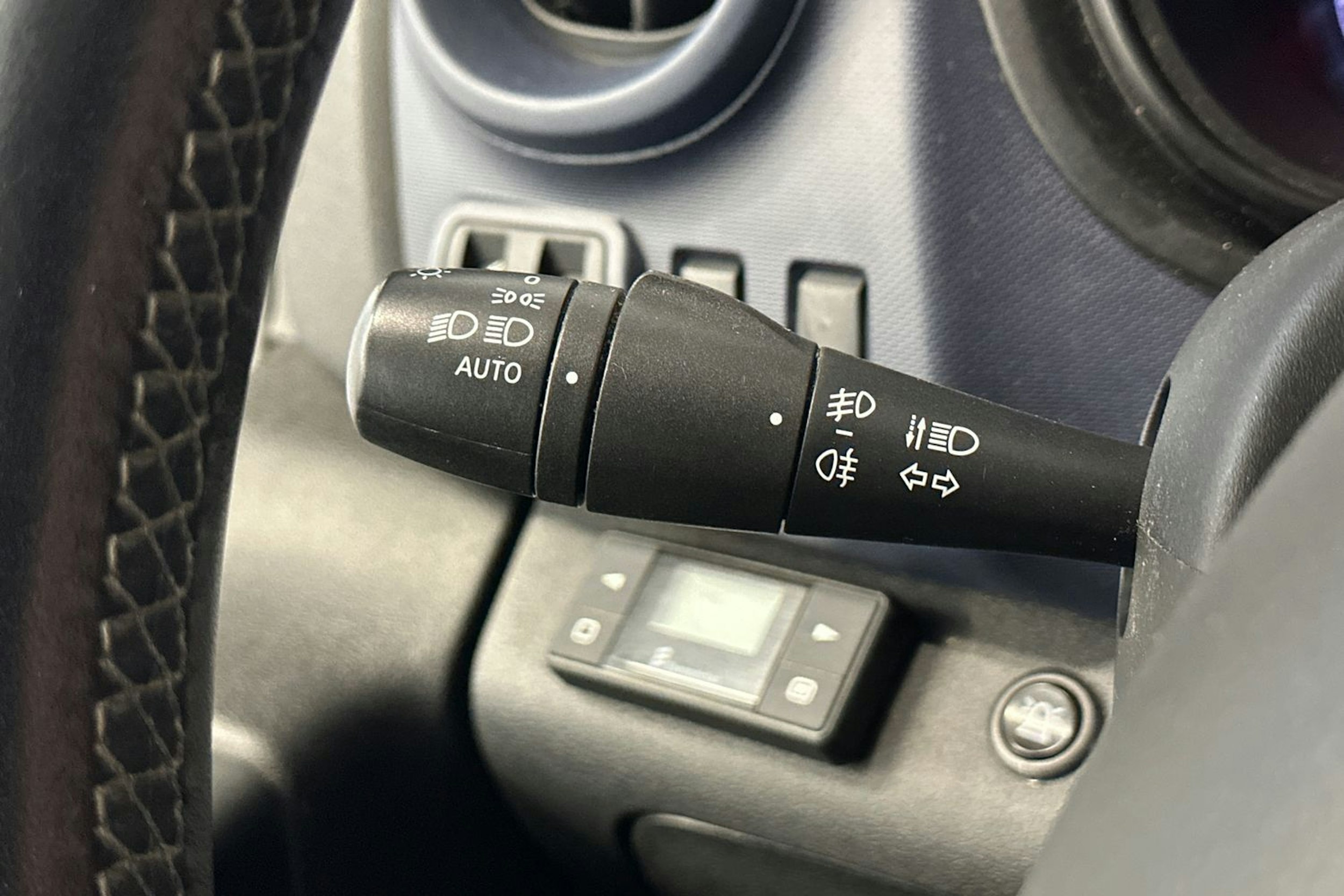 valkoinen Opel Vivaro 2018 kuva 15.