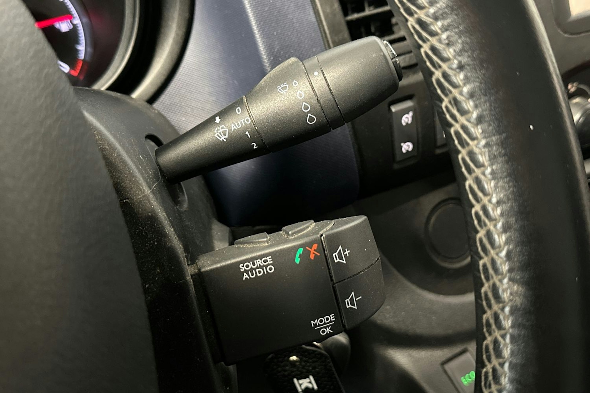 valkoinen Opel Vivaro 2018 kuva 17.