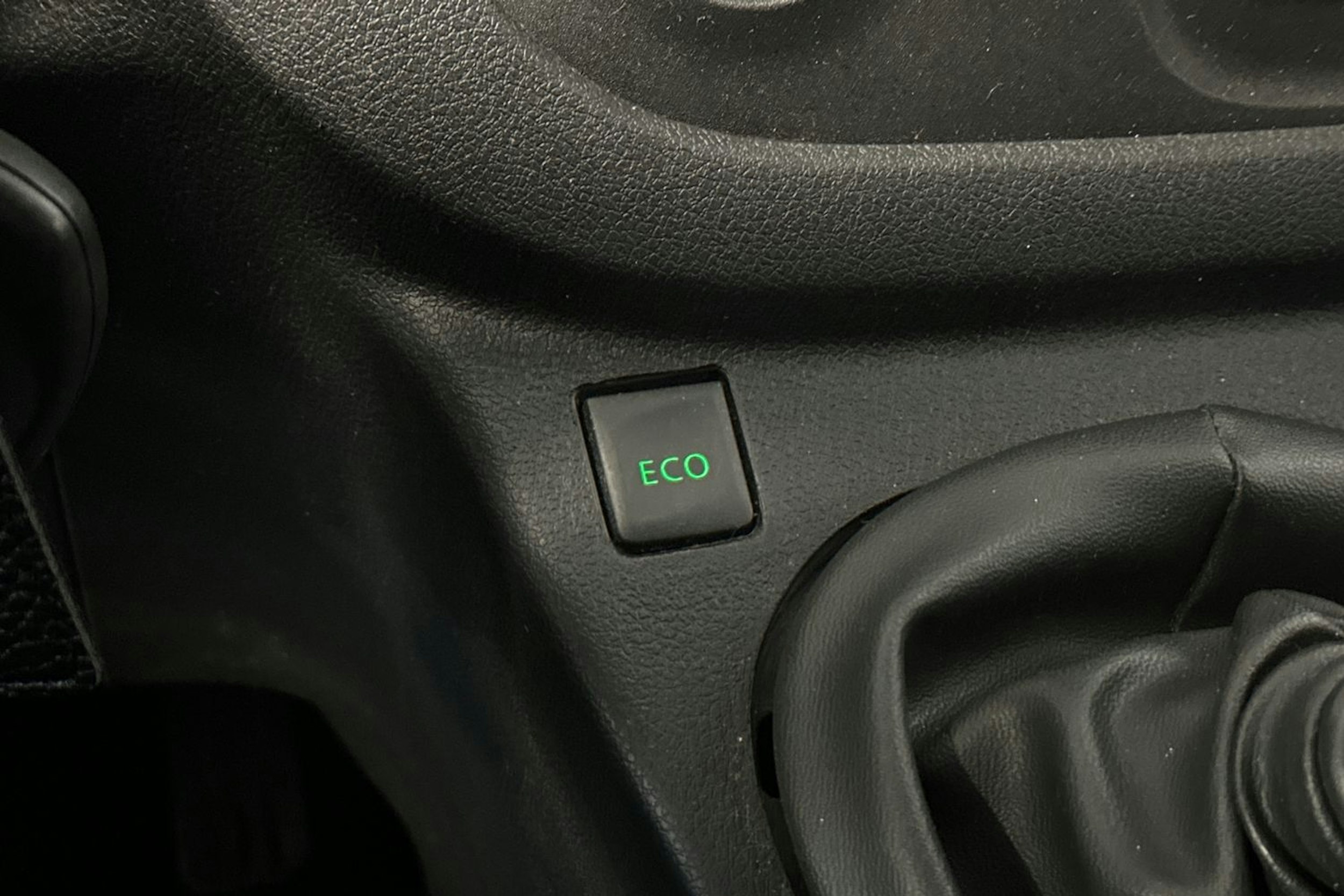 valkoinen Opel Vivaro 2018 kuva 20.