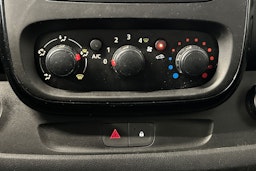 valkoinen Opel Vivaro 2018 kuva 21.