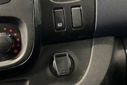 valkoinen Opel Vivaro 2018 kuva 22.