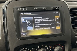 valkoinen Opel Vivaro 2018 kuva 24.