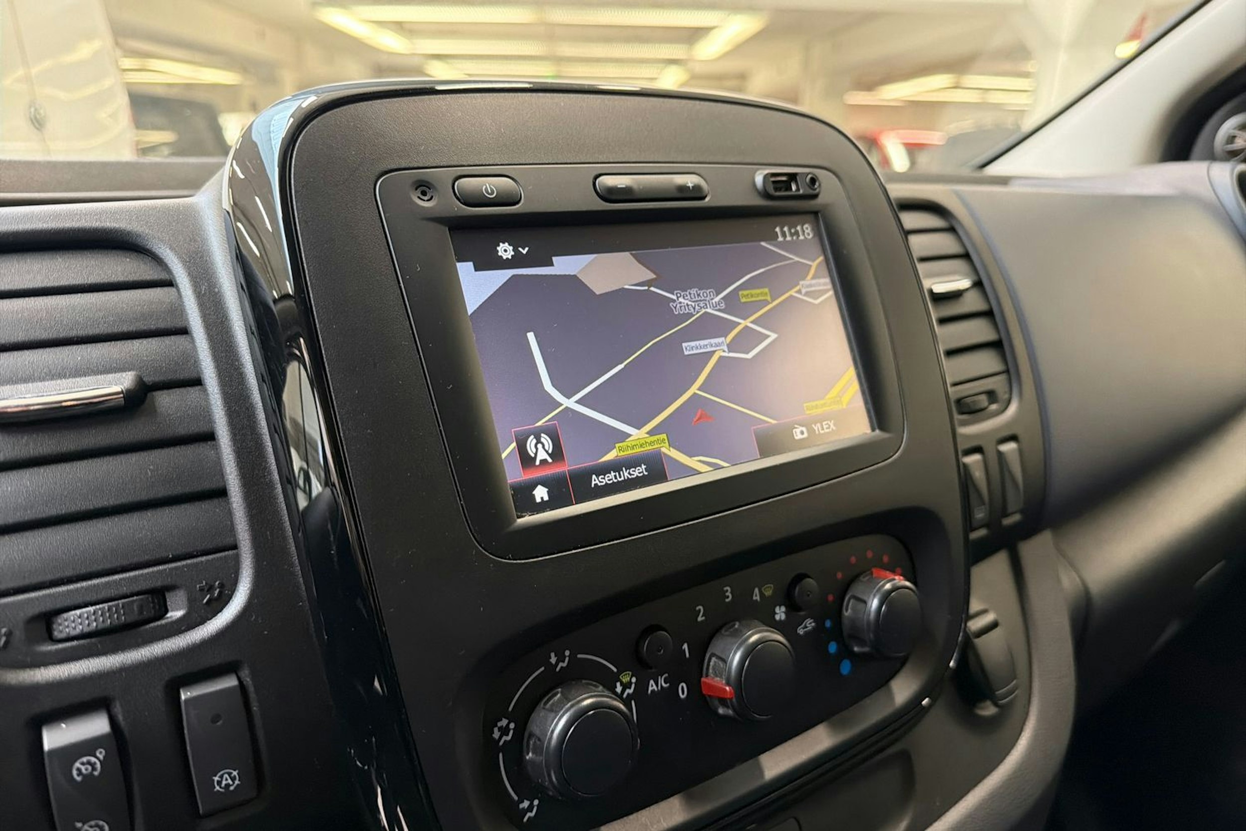 musta Opel Vivaro 2019 kuva 18.