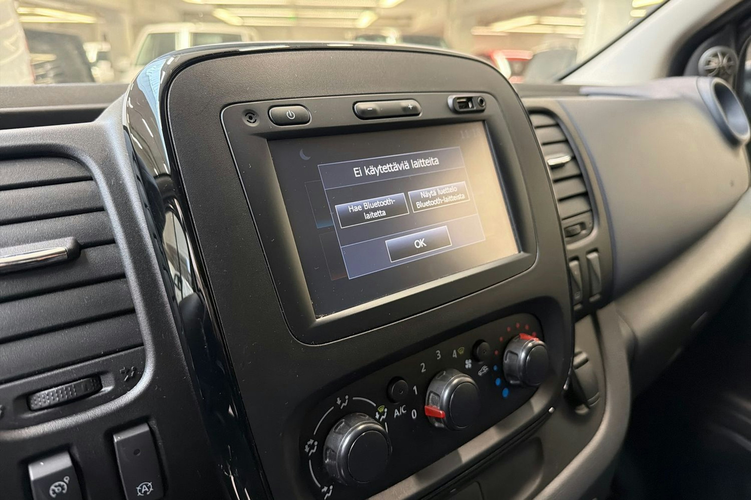 musta Opel Vivaro 2019 kuva 19.