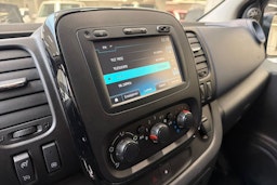 musta Opel Vivaro 2019 kuva 20.