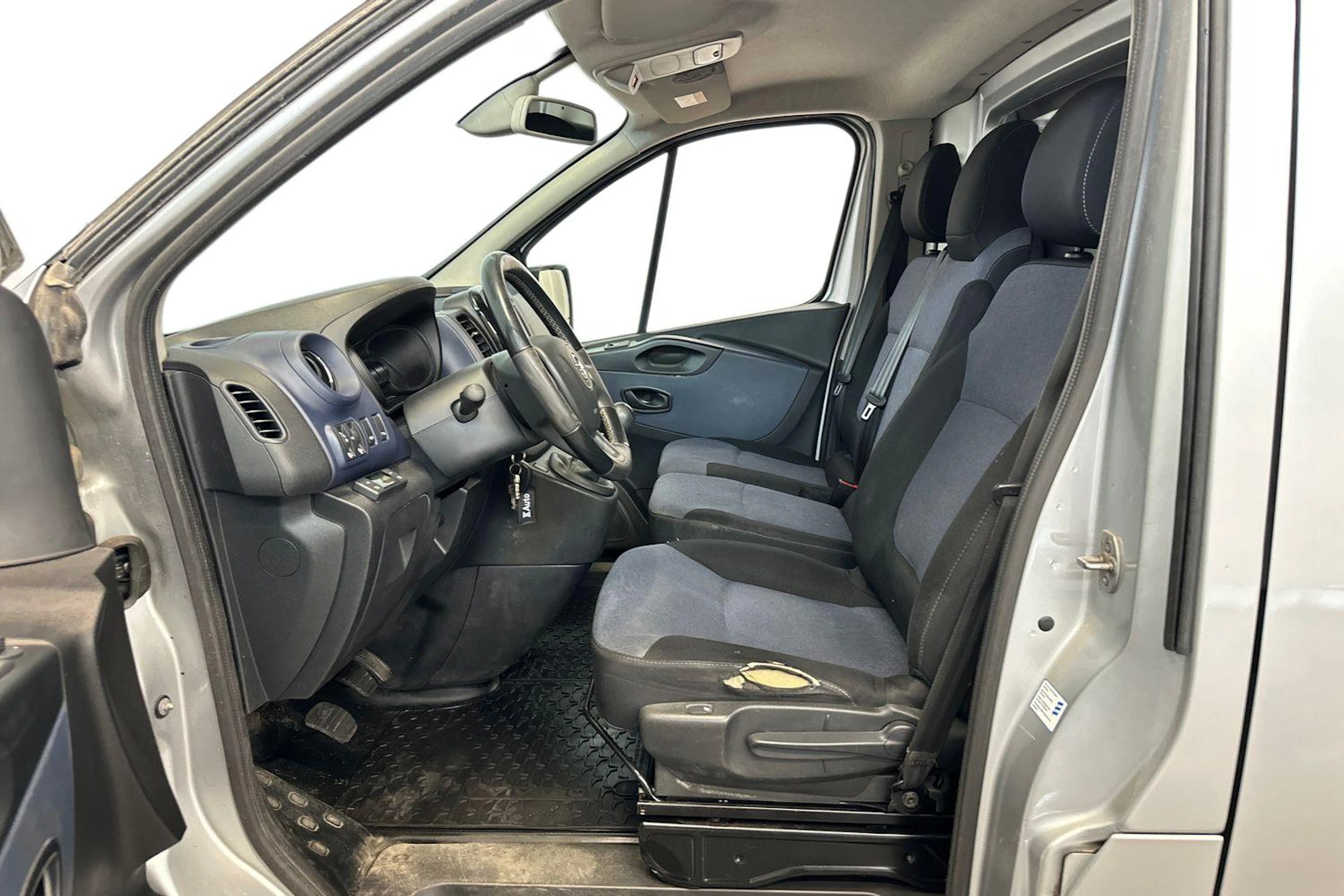 harmaa Opel Vivaro 2019 kuva 9.