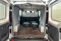 harmaa Opel Vivaro 2019 kuva 11.