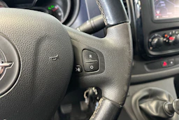 harmaa Opel Vivaro 2019 kuva 17.