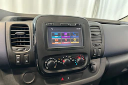 harmaa Opel Vivaro 2019 kuva 20.
