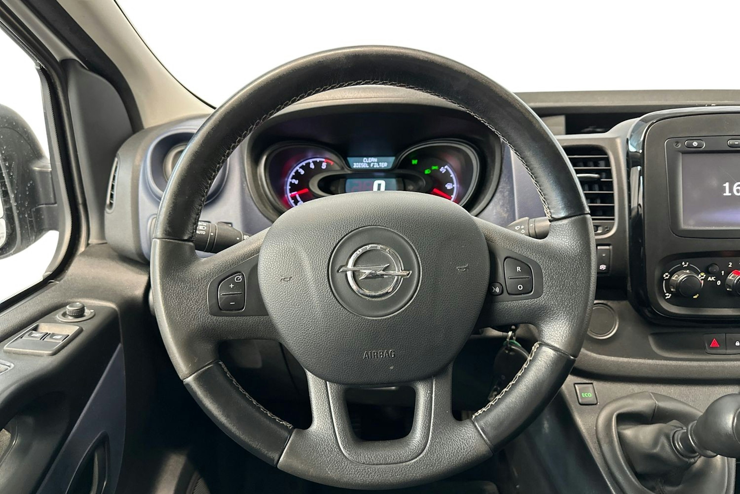 valkoinen Opel Vivaro 2019 kuva 9.