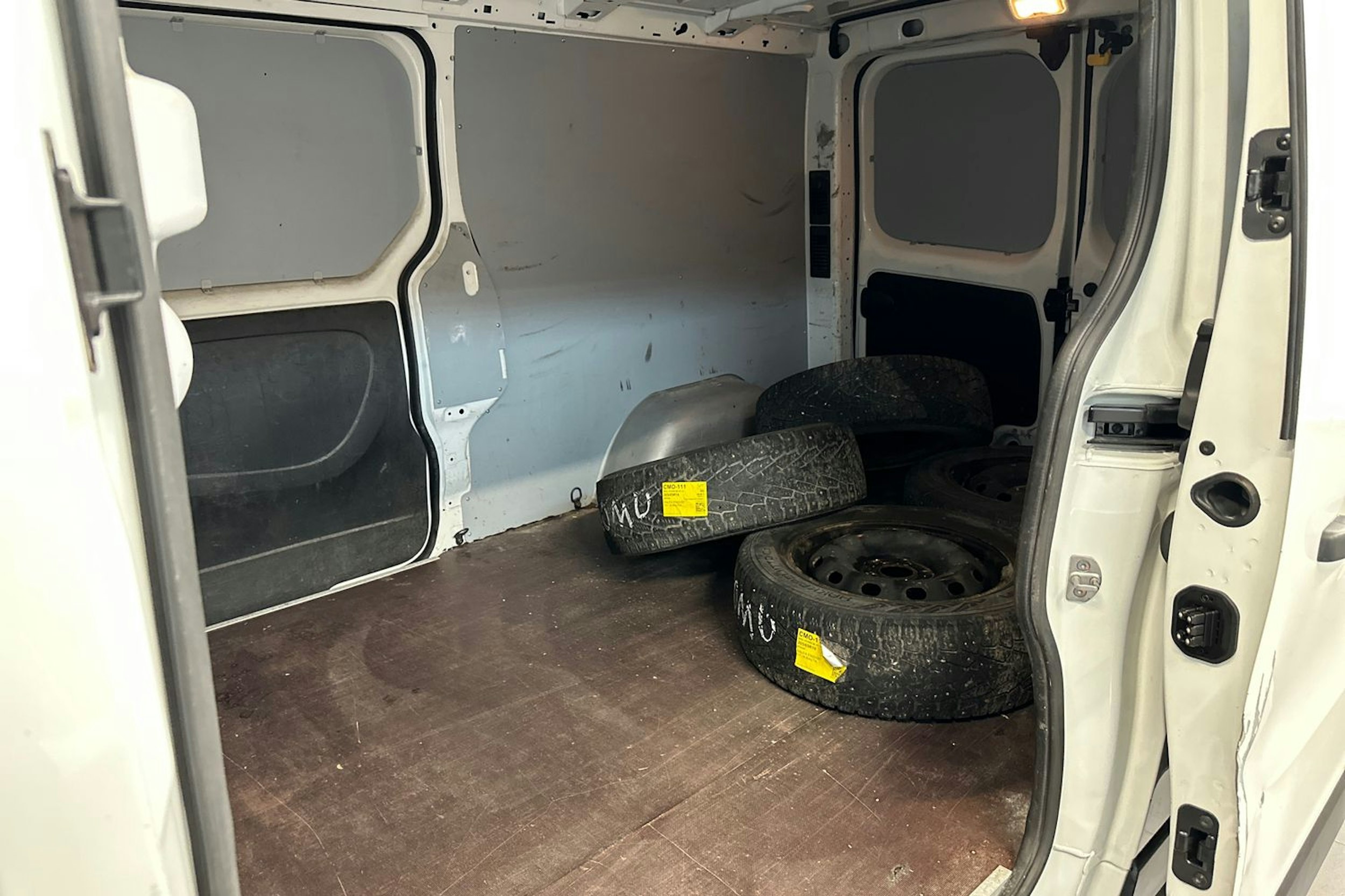 valkoinen Opel Vivaro 2019 kuva 13.