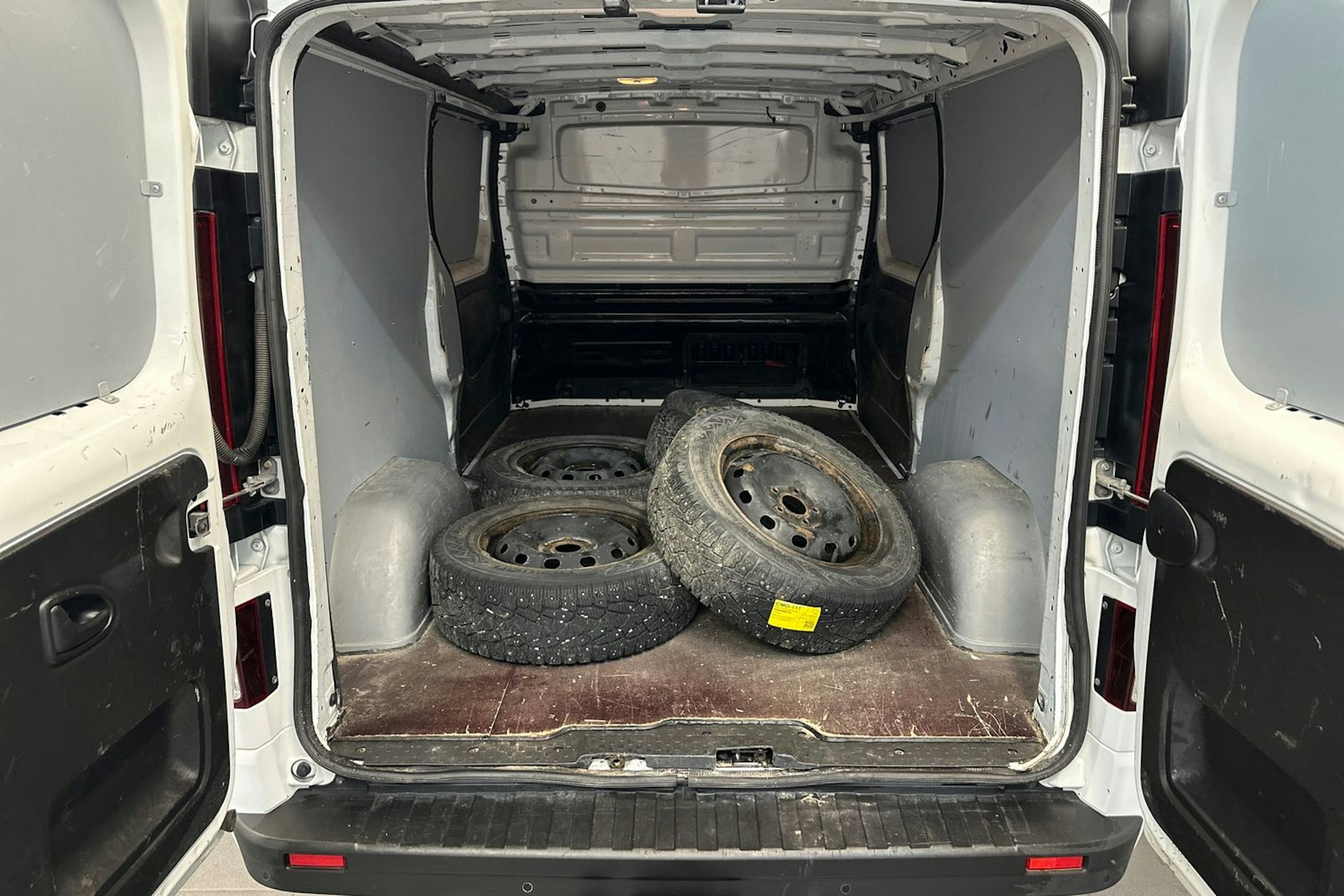 valkoinen Opel Vivaro 2019 kuva 14.