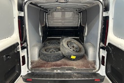 valkoinen Opel Vivaro 2019 kuva 14.