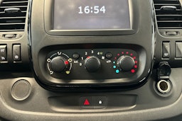 valkoinen Opel Vivaro 2019 kuva 22.