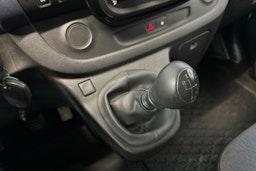 valkoinen Opel Vivaro 2019 kuva 23.