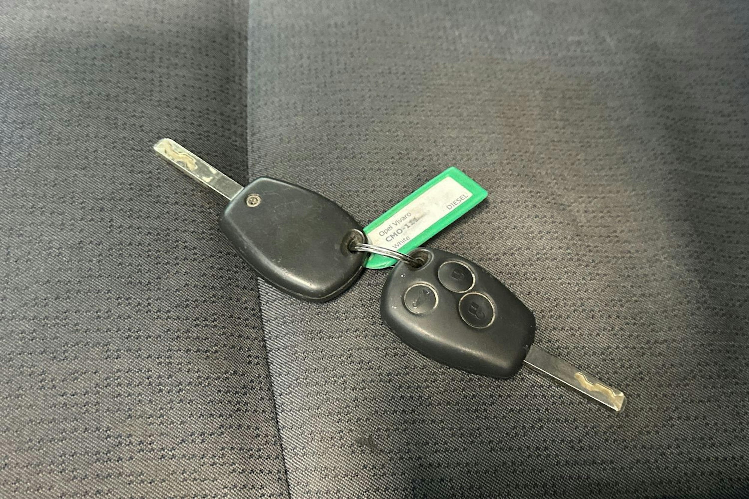 valkoinen Opel Vivaro 2019 kuva 24.