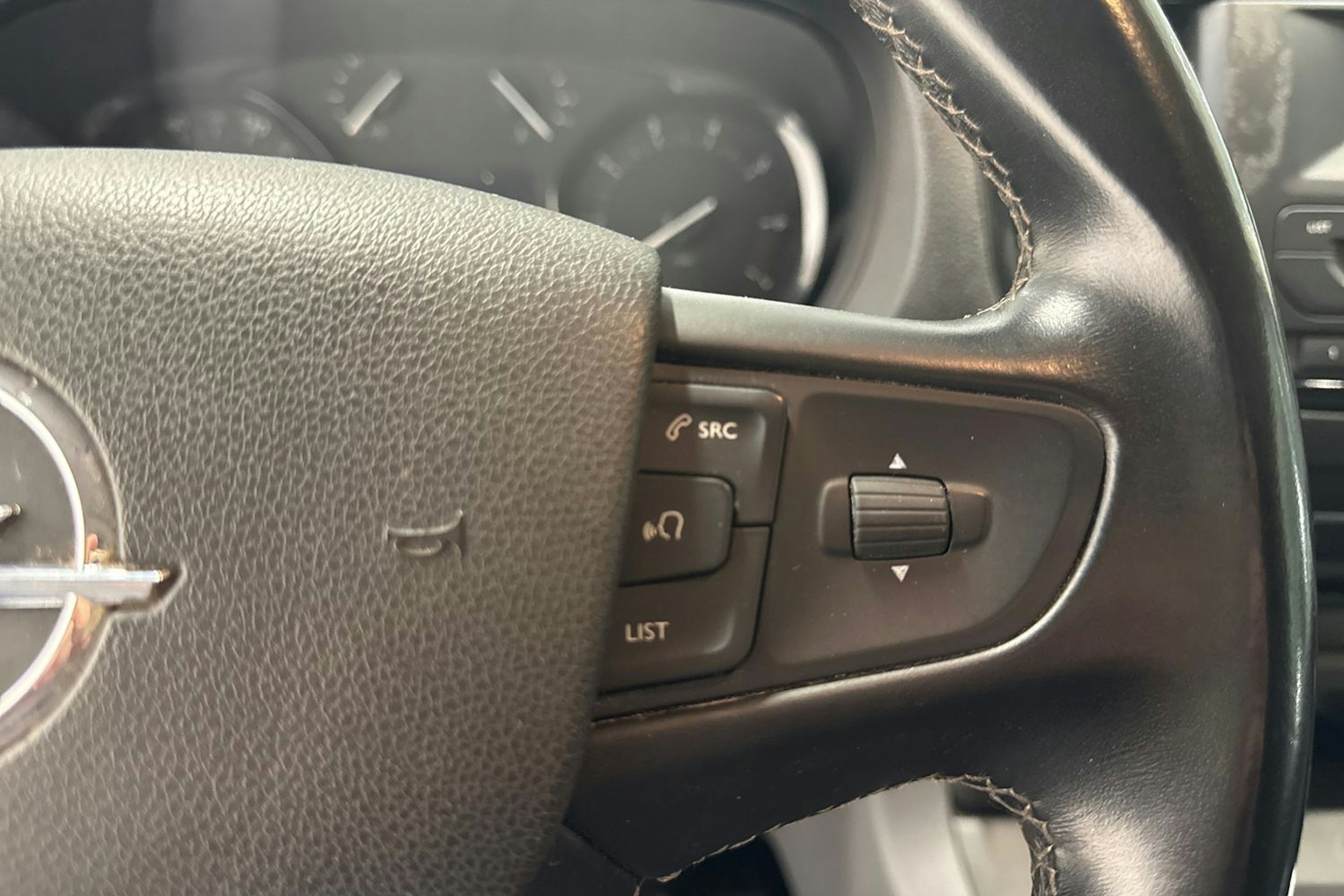 valkoinen Opel Vivaro 2019 kuva 19.