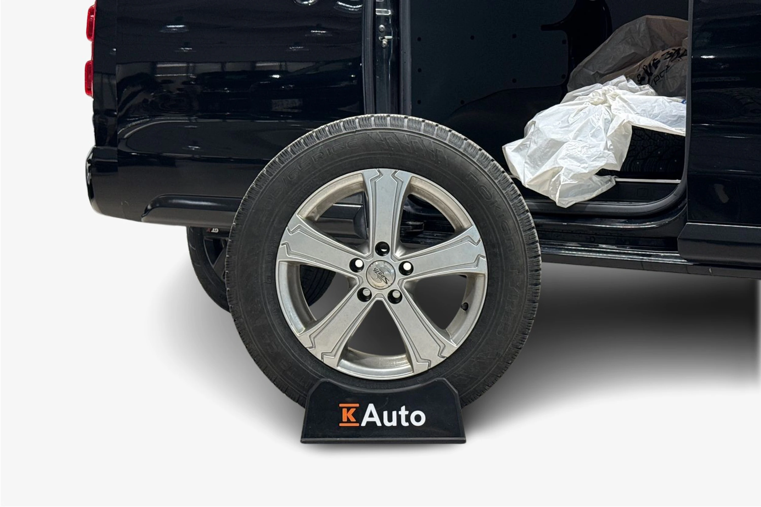 Musta Opel VIVARO 2020 kuva 12.