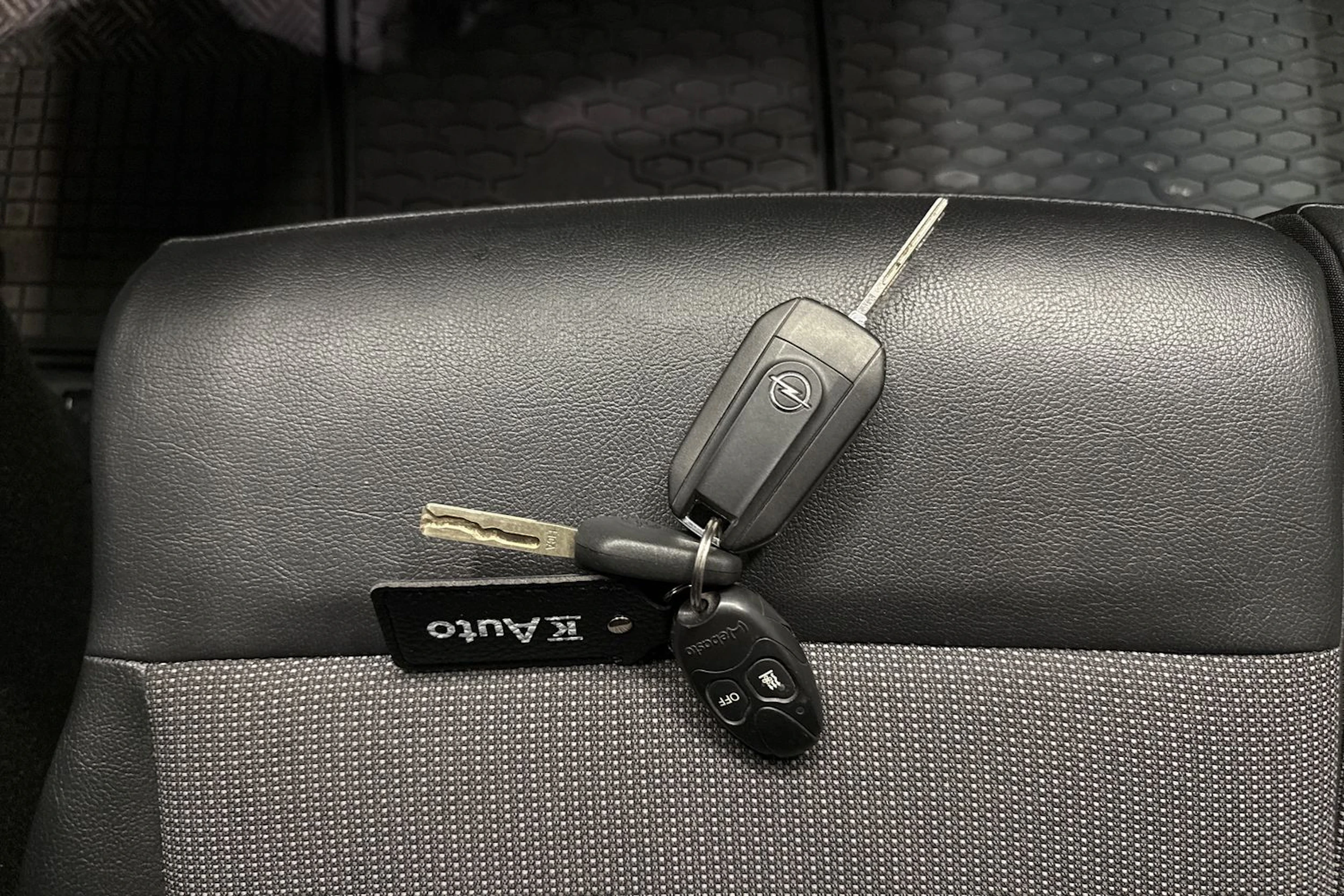 Musta Opel VIVARO 2020 kuva 25.