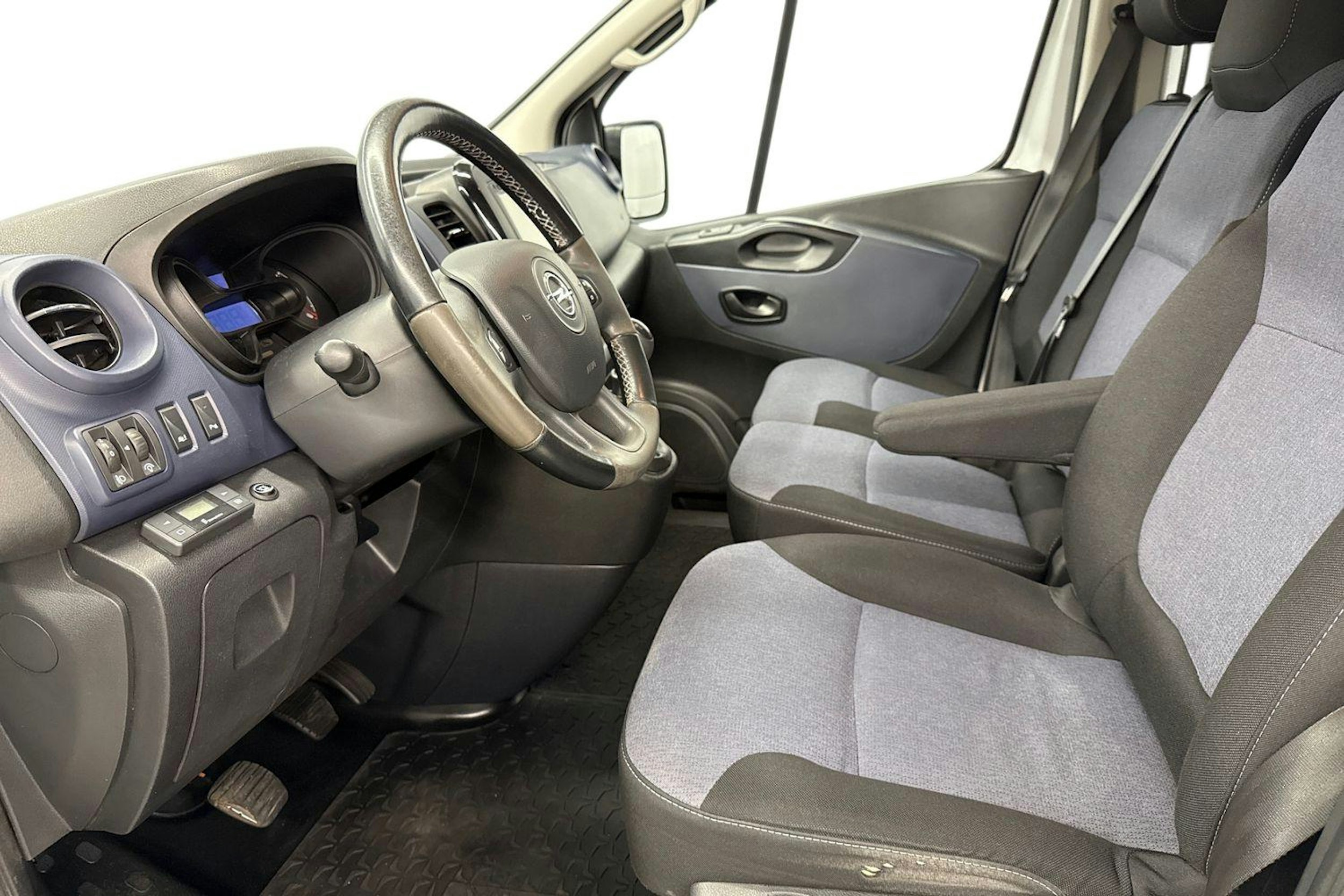 valkoinen Opel Vivaro 2019 kuva 7.