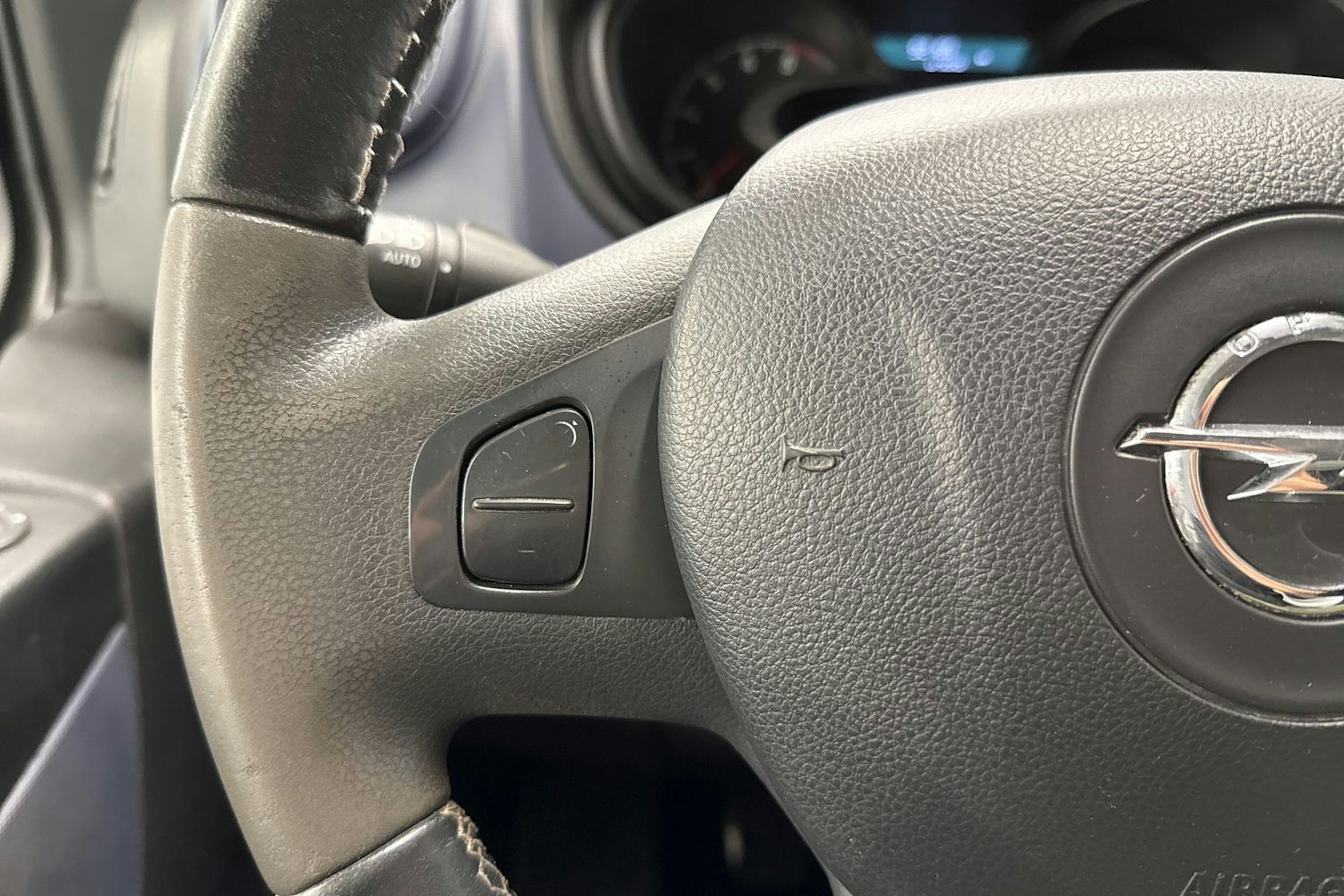 valkoinen Opel Vivaro 2019 kuva 14.