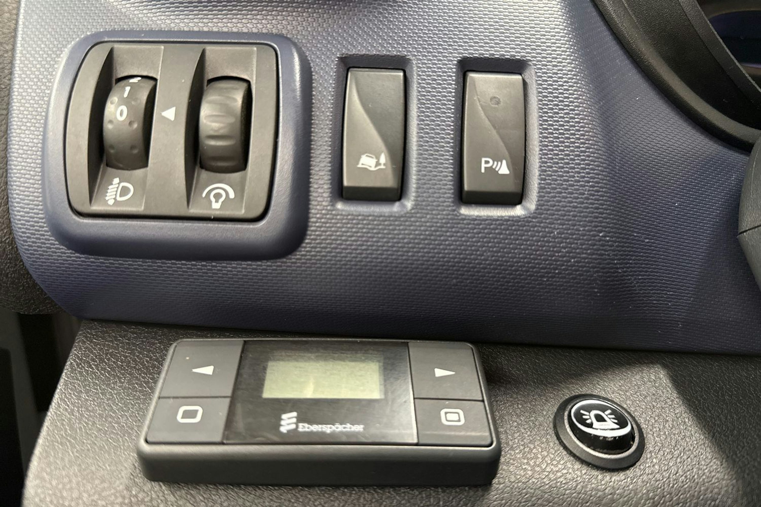 valkoinen Opel Vivaro 2019 kuva 17.