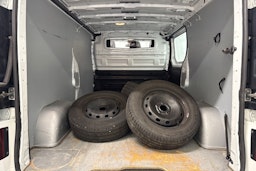 valkoinen Opel Vivaro 2019 kuva 23.