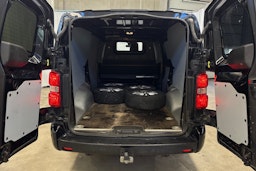musta Opel Vivaro 2019 kuva 10.