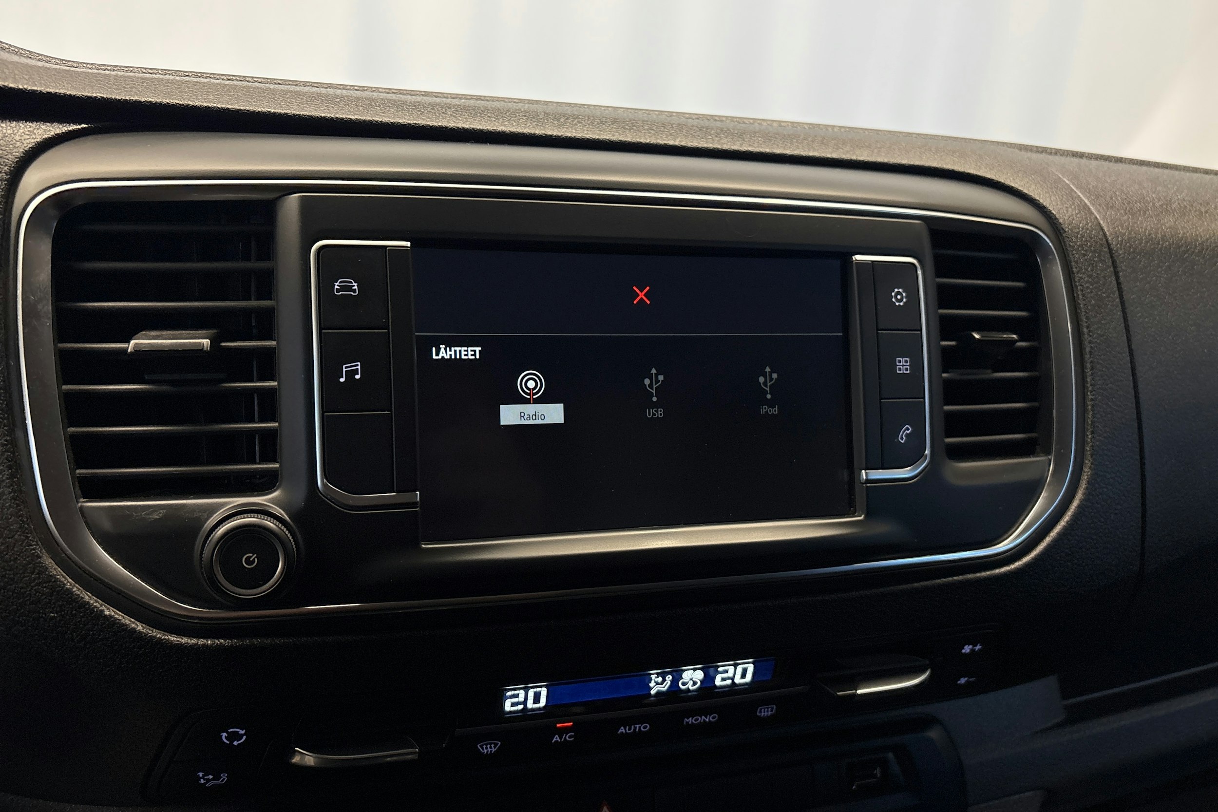 musta Opel Vivaro 2019 kuva 20.