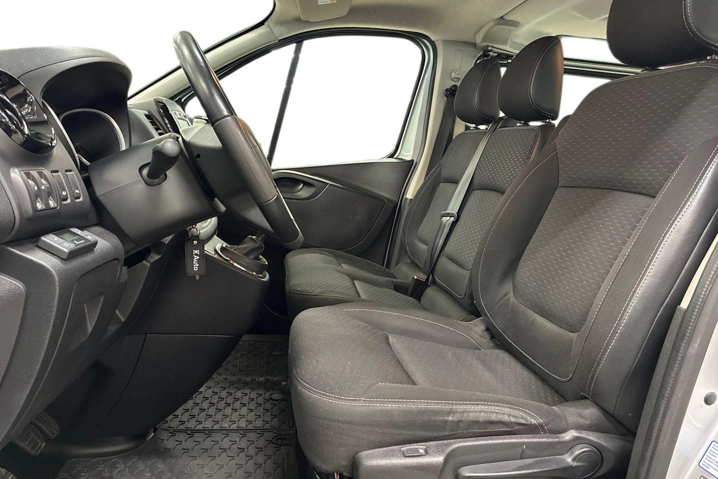 harmaa Opel Vivaro 2019 kuva 6.