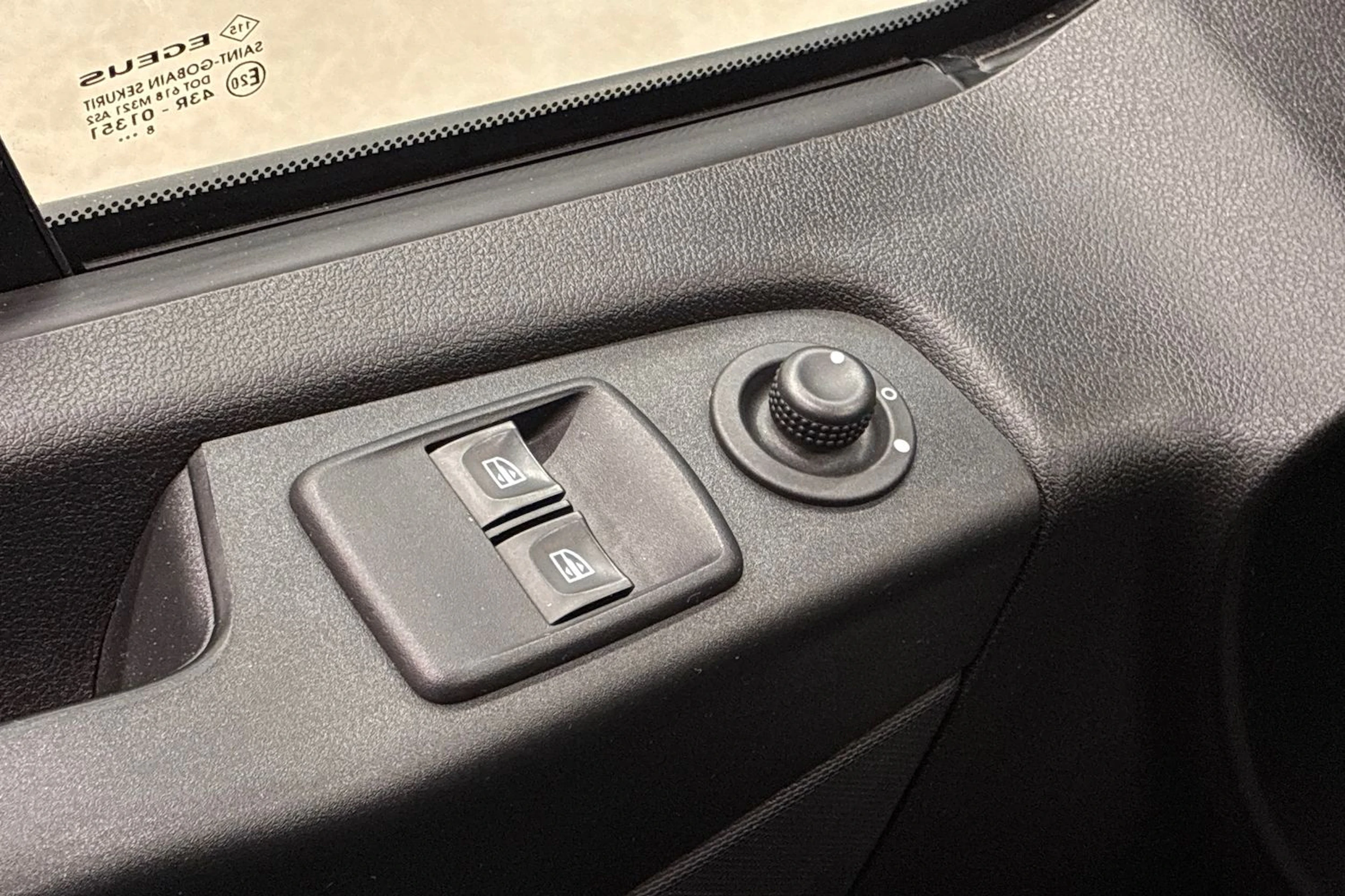 harmaa Opel Vivaro 2019 kuva 15.