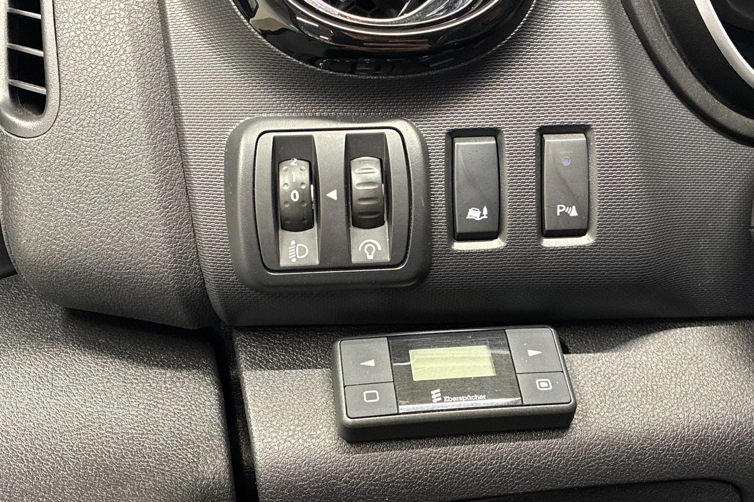 harmaa Opel Vivaro 2019 kuva 16.