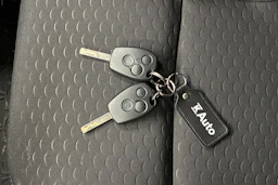 harmaa Opel Vivaro 2019 kuva 17.