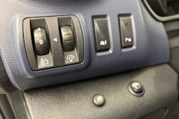 Sininen Opel Vivaro 2019 kuva 21.