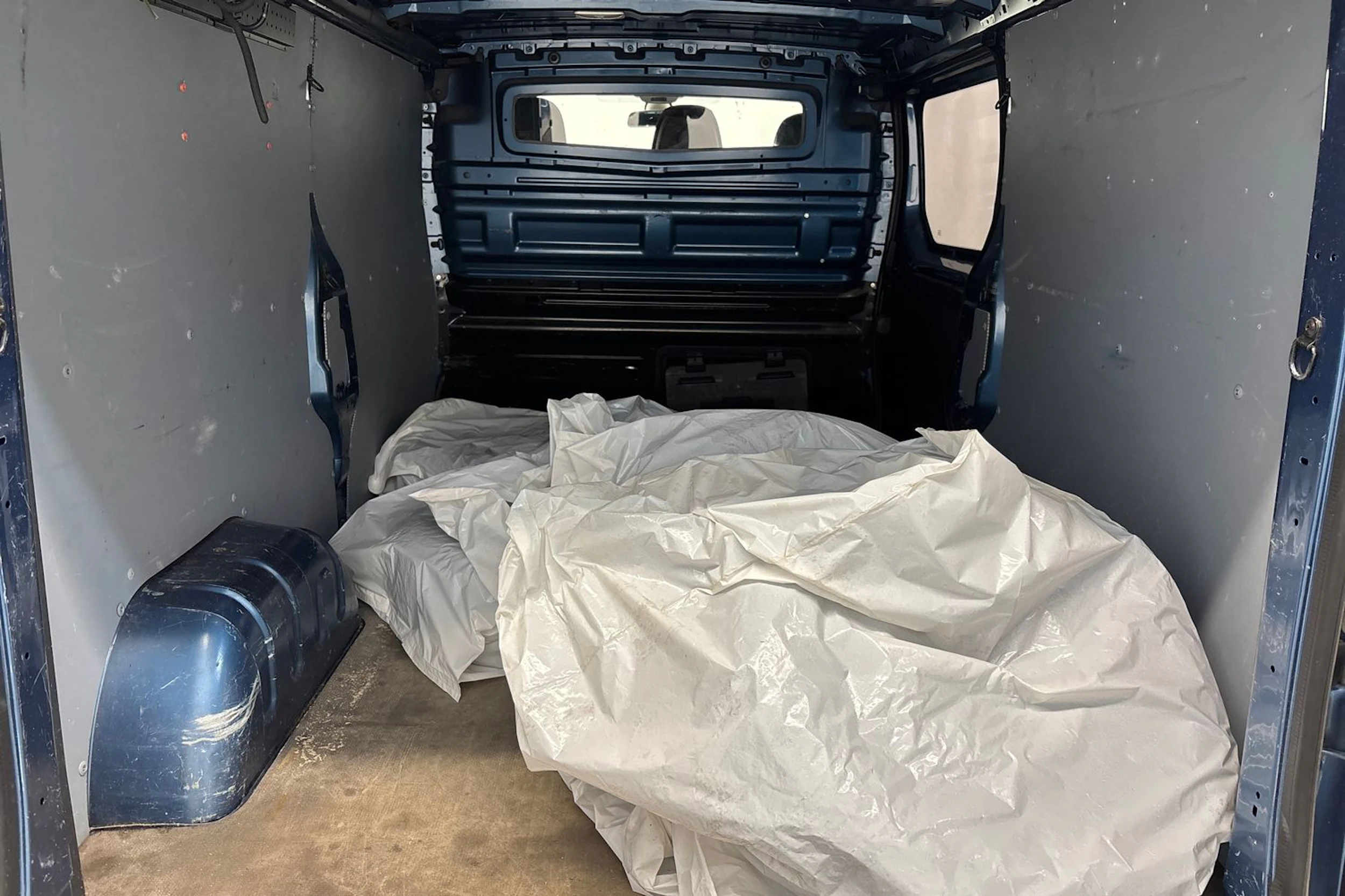 Sininen Opel Vivaro 2019 kuva 24.