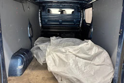 Sininen Opel Vivaro 2019 kuva 24.