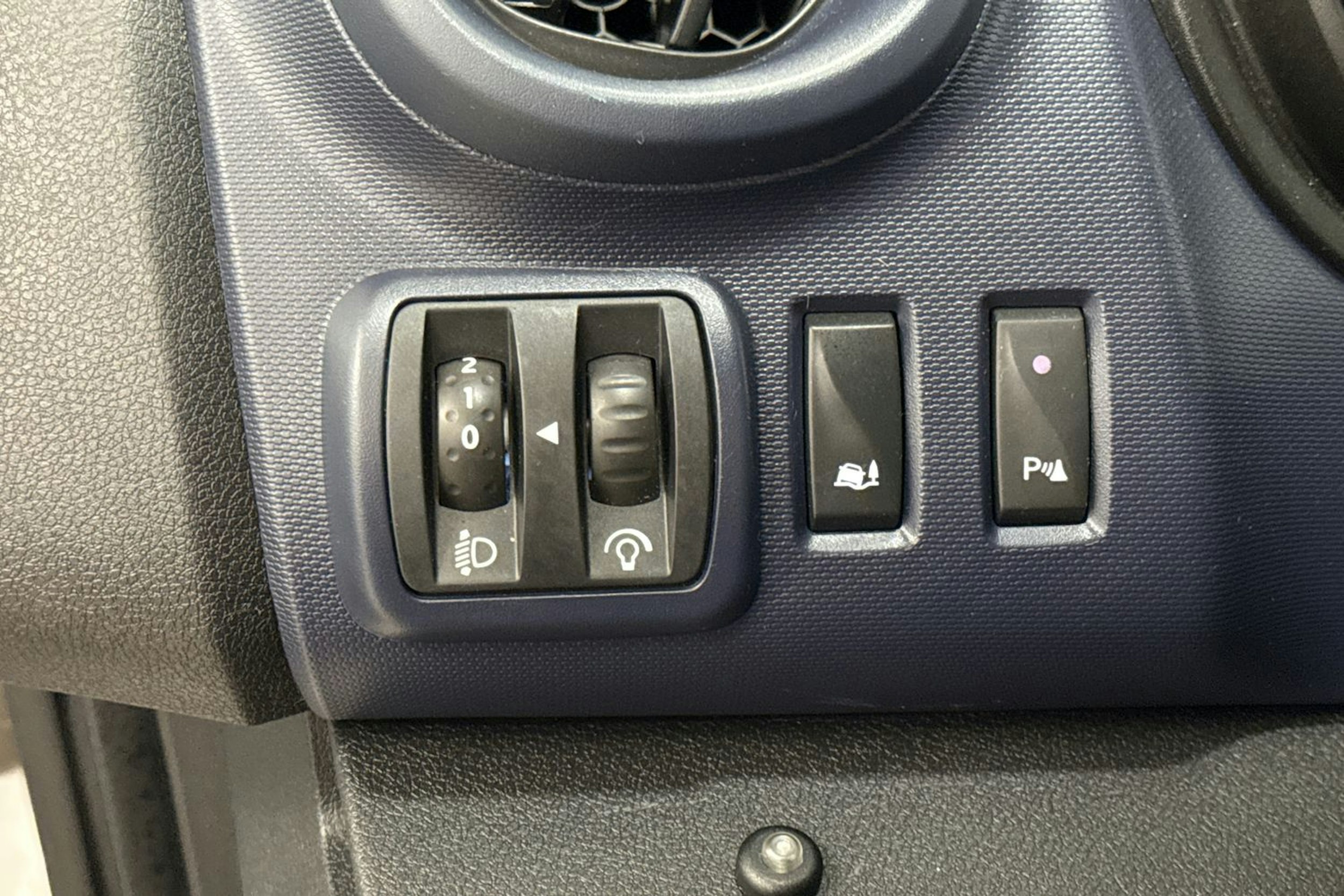 valkoinen Opel Vivaro 2019 kuva 22.