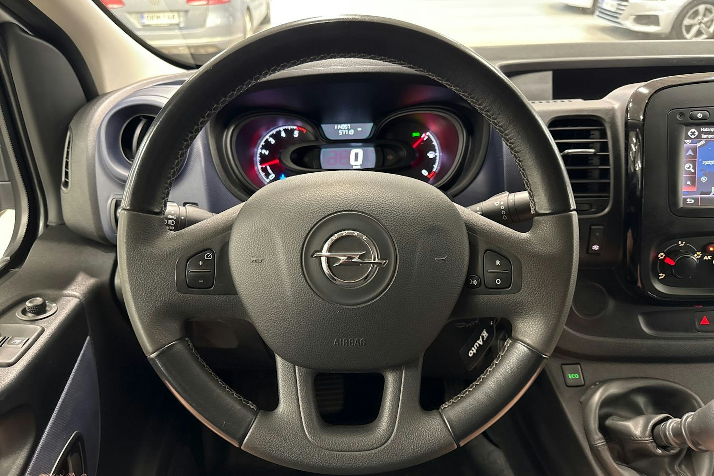 valkoinen Opel Vivaro 2019 kuva 23.