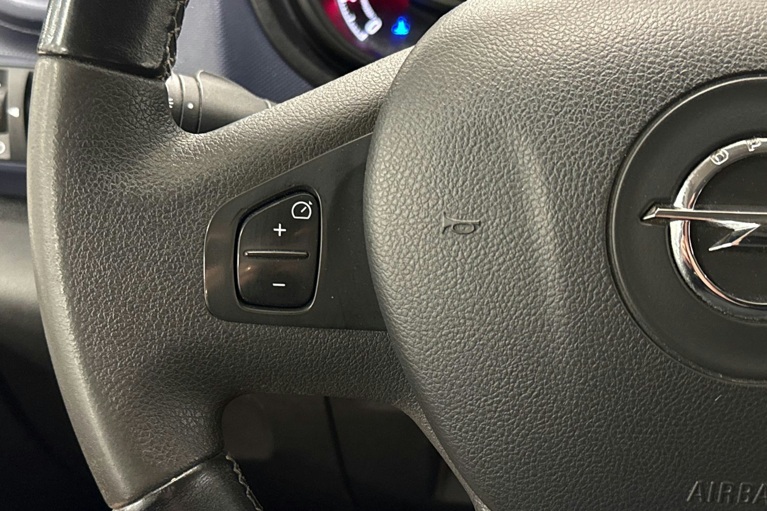 valkoinen Opel Vivaro 2019 kuva 24.