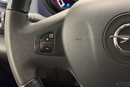 valkoinen Opel Vivaro 2019 kuva 24.