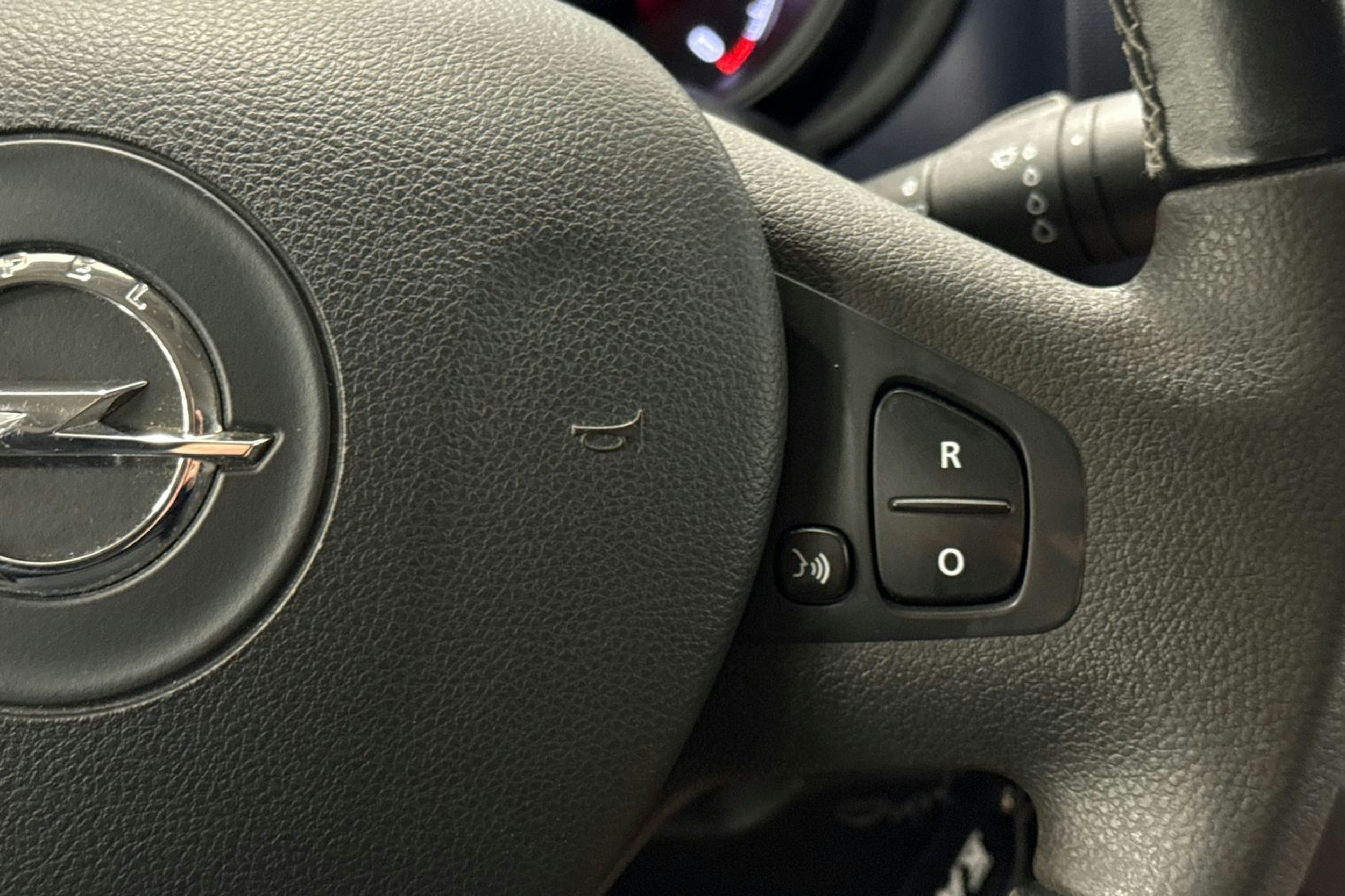 valkoinen Opel Vivaro 2019 kuva 25.