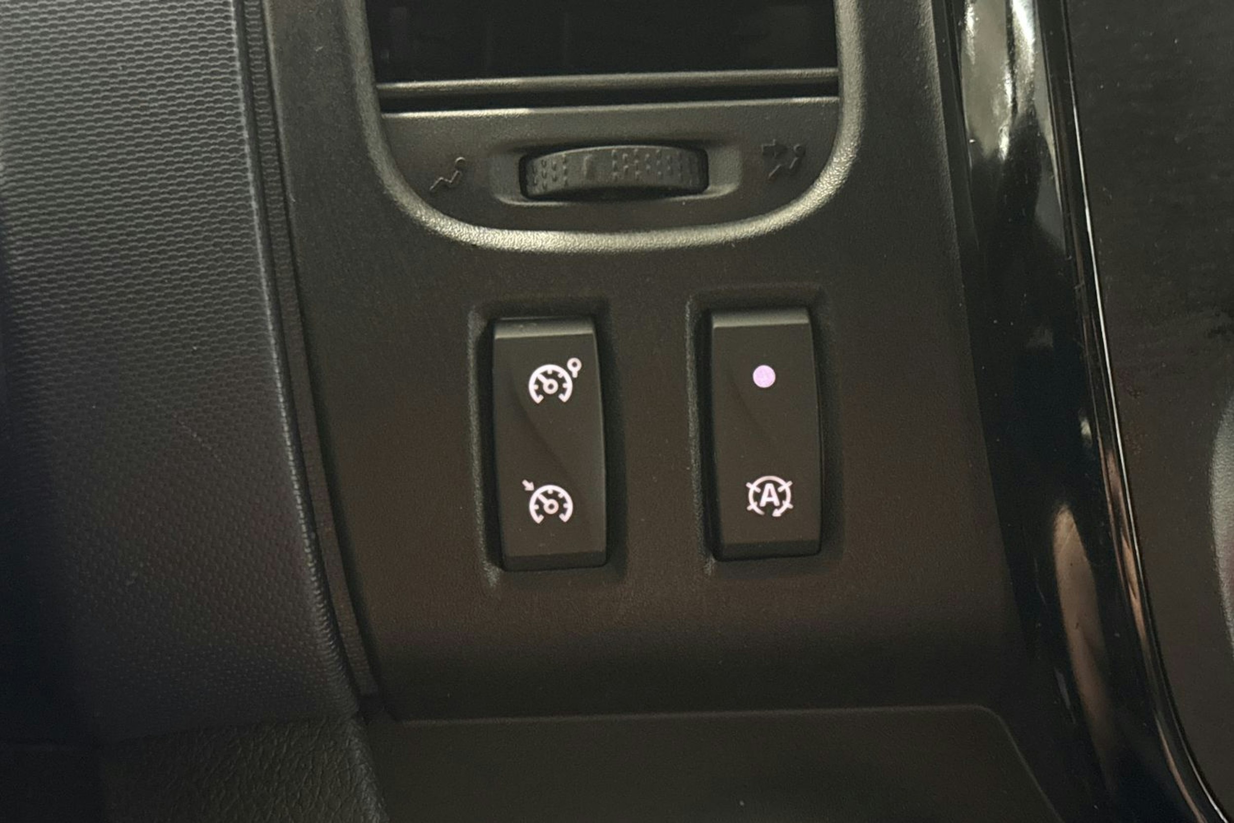 valkoinen Opel Vivaro 2019 kuva 27.