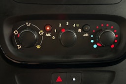 valkoinen Opel Vivaro 2019 kuva 28.